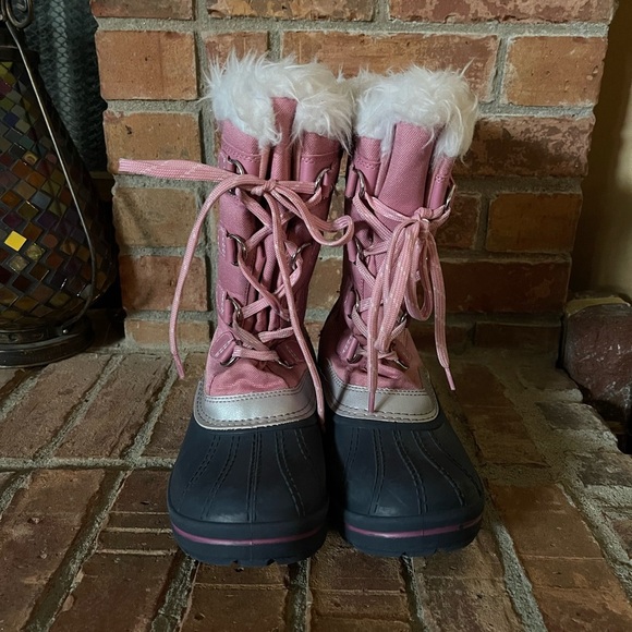 Wonder Nation Pink Faux Fur Snow Boots - Picture 3 of 8